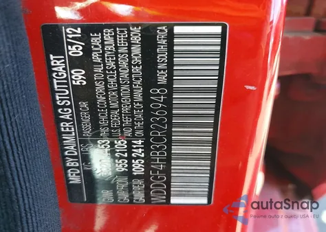 2012 Mercedes-Benz C 250 z USA, uszkodzony, nr VIN WDDGF4HB3CR236948